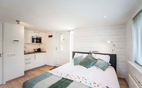 Studio 4 U With Private Parking